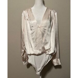 Good American Washed Satin
Wrap Bodysuit in Ivory X-Large